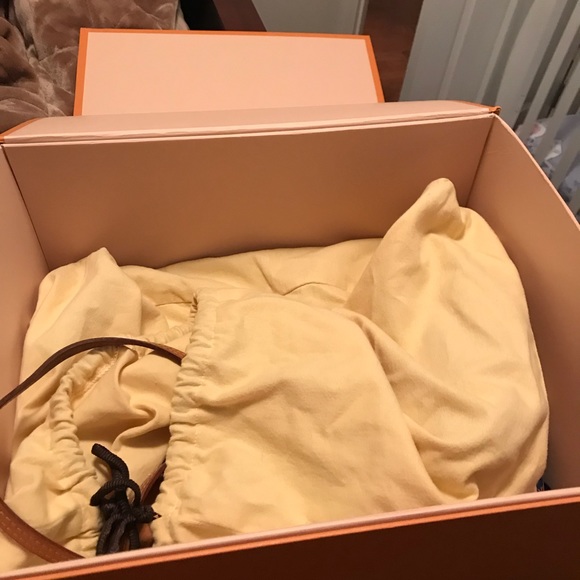 SOLD 🛑 - Picture 3 of 8